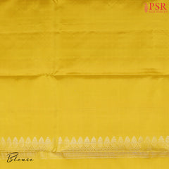PSR Silk Sarees presents an exquisite Cerise Pink&nbsp Soft Silk Saree, beautifully paired with a&nbsp;contrasting Amber Yellow&nbsp;hue. 