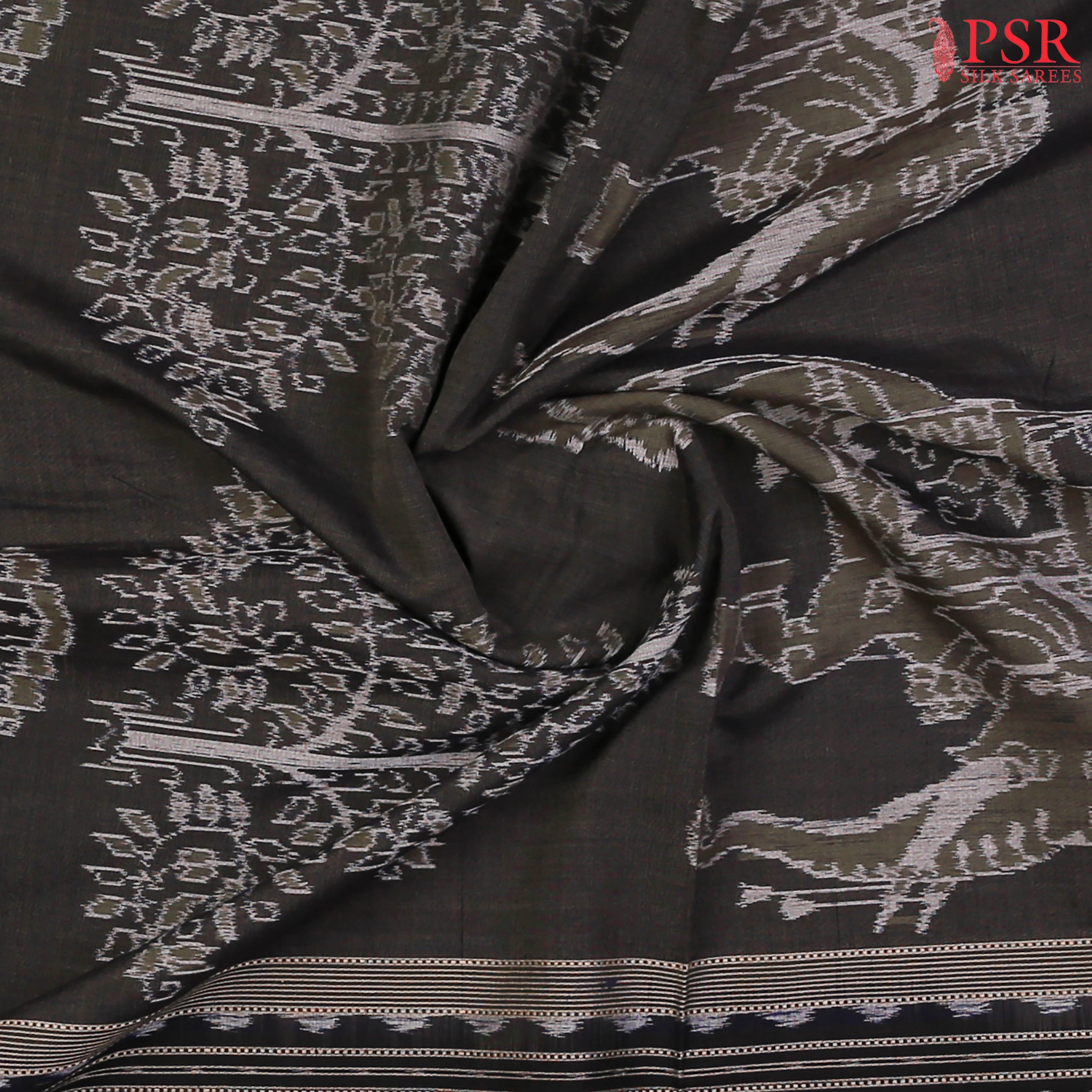 Detailed craftsmanship of tree and Ambari motifs with fine thread work
