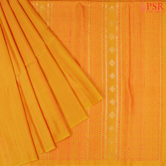 Embrace effortless elegance with our Mustard Yellow&nbsp;Soft Silk Saree, beautifully contrasted with a Turquoise Cyan hue. 