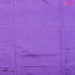 iscover the enchanting allure of our Olive Yellow Soft Silk Saree, perfectly paired with a chic Iris Lavender combination. Designed for the modern connoisseur of tradition, this borderless beauty redefines elegance.