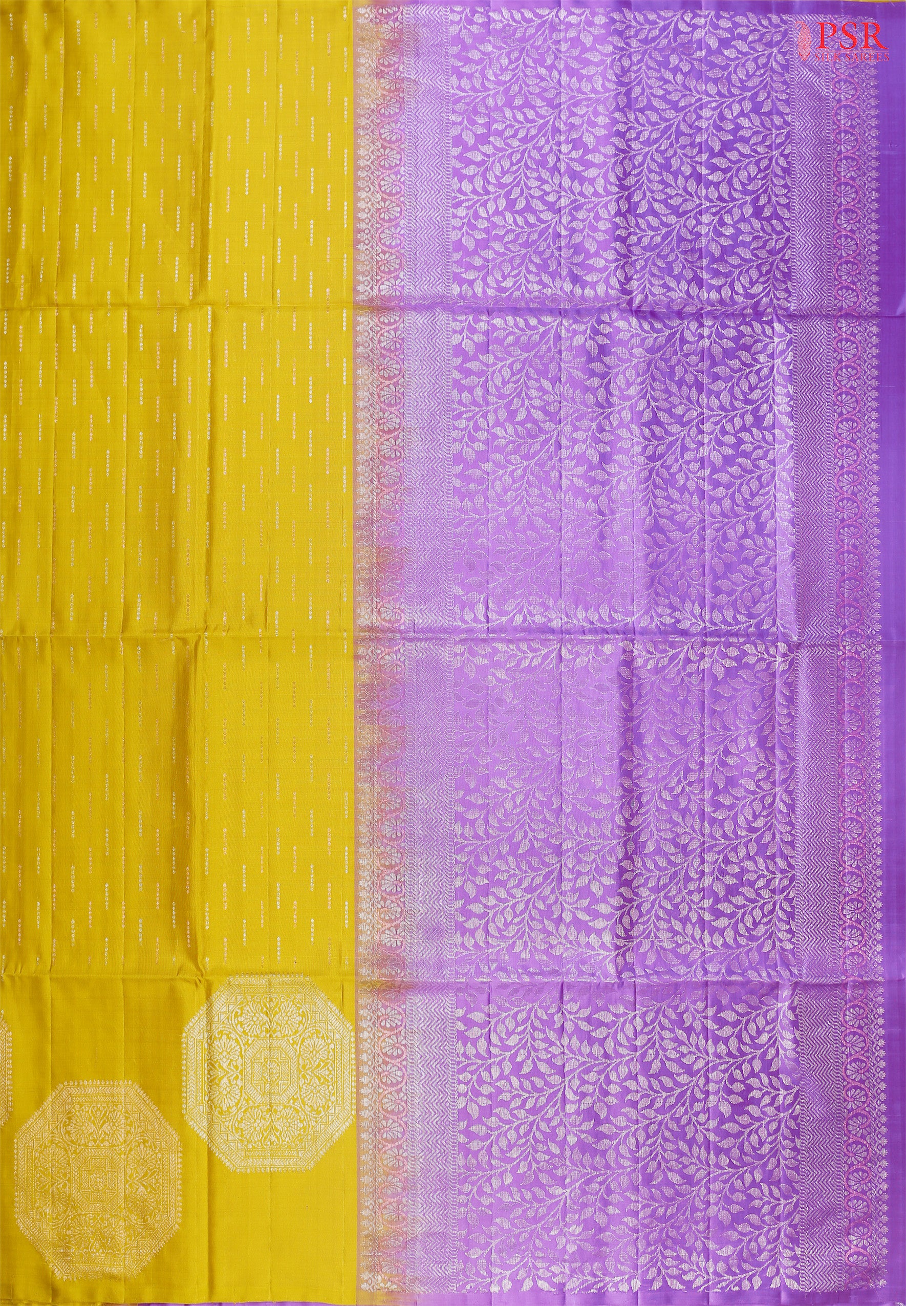 iscover the enchanting allure of our Olive Yellow Soft Silk Saree, perfectly paired with a chic Iris Lavender combination. Designed for the modern connoisseur of tradition, this borderless beauty redefines elegance.